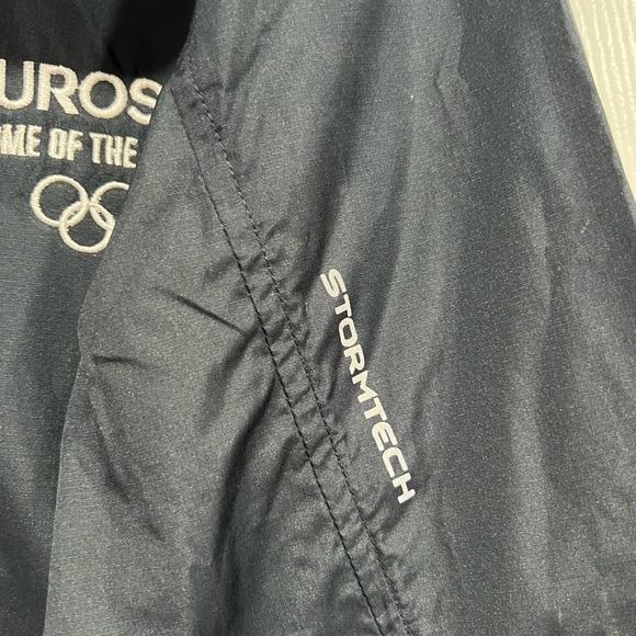 New (w/o tags) EUROSPORT Stormtech Windbreaker Jacket with “Pocket” Hood - Picture 4 of 8